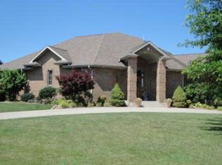 1350 Lakewood Dr, Bolivar, MO 65613