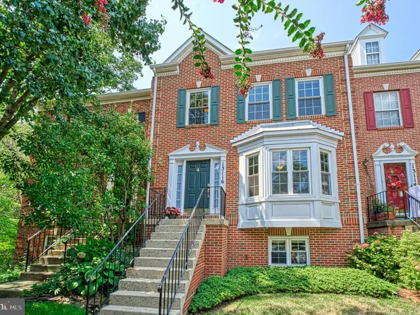 13116 Ashnut Ln, Herndon, VA 20171