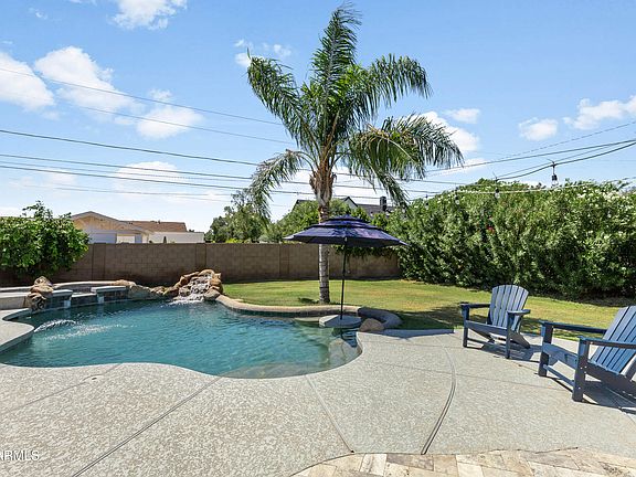 4th image of 3229 E MONTECITO Avenue