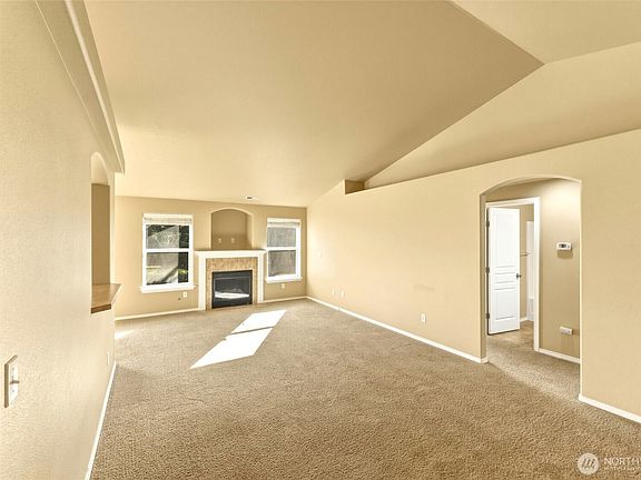 3rd image of 919 Highland Road