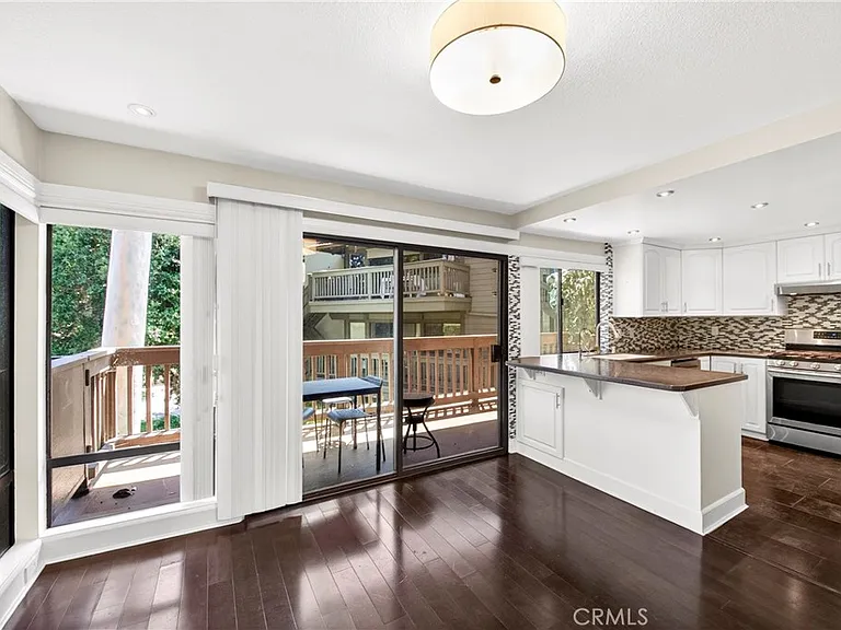 9 Madrona — Photo 8