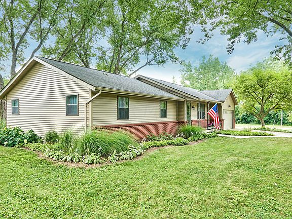 4th image of 8361 Greentree Dr