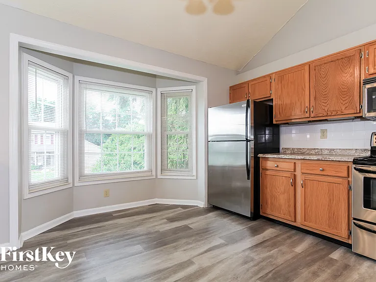 7386 Sterling Springs Way — Photo 6
