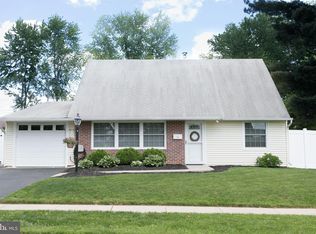 34 Crystal Rd, Levittown, PA 19057