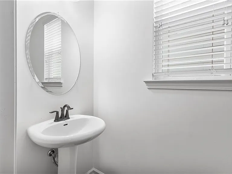 869 Venture Way SW — Photo 15