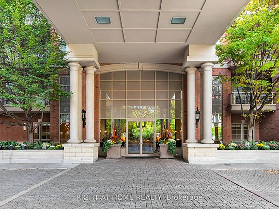 3rd image of 20 Burkebrook Pl #306