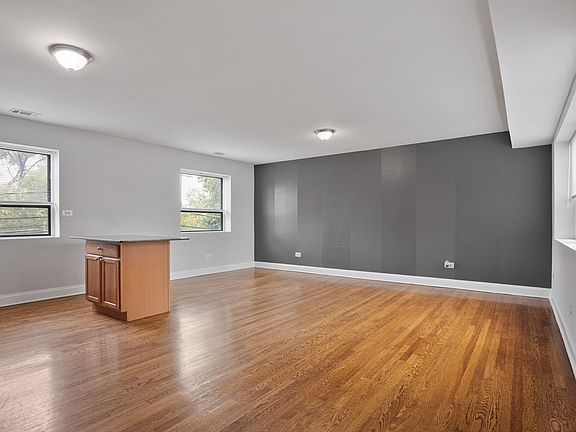 2nd image of 7616 N Marshfield Ave APT 307