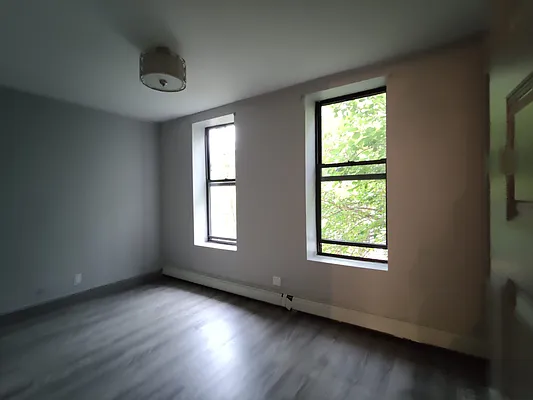 Rented by Signature Property Realty | media 4