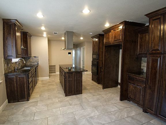 5th image of 3525 Oakridge Dr