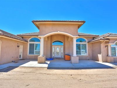10785 Ranchero Rd, Oak Hills, CA, 92344