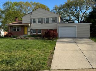 8517 Doyle Dr, Alexandria, VA 22308