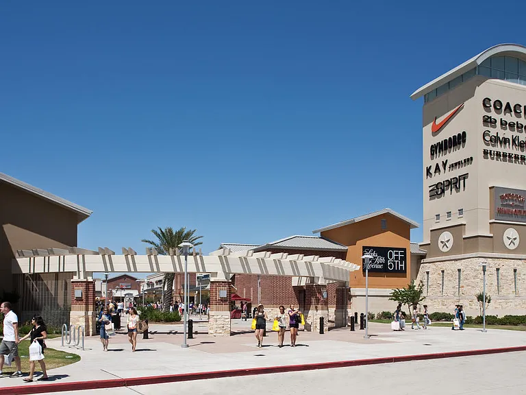 Premium Outlet nearby