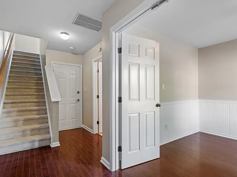10028 Blackwell Dr — Photo 29