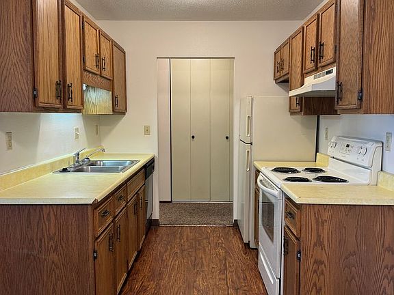 4th image of 2414 17th St S #206