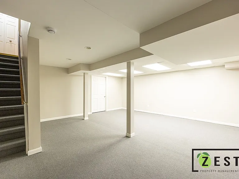 415 Fox Hills Dr N — Photo 23