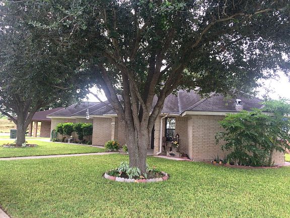 3rd image of 621 Pancho Maples Dr