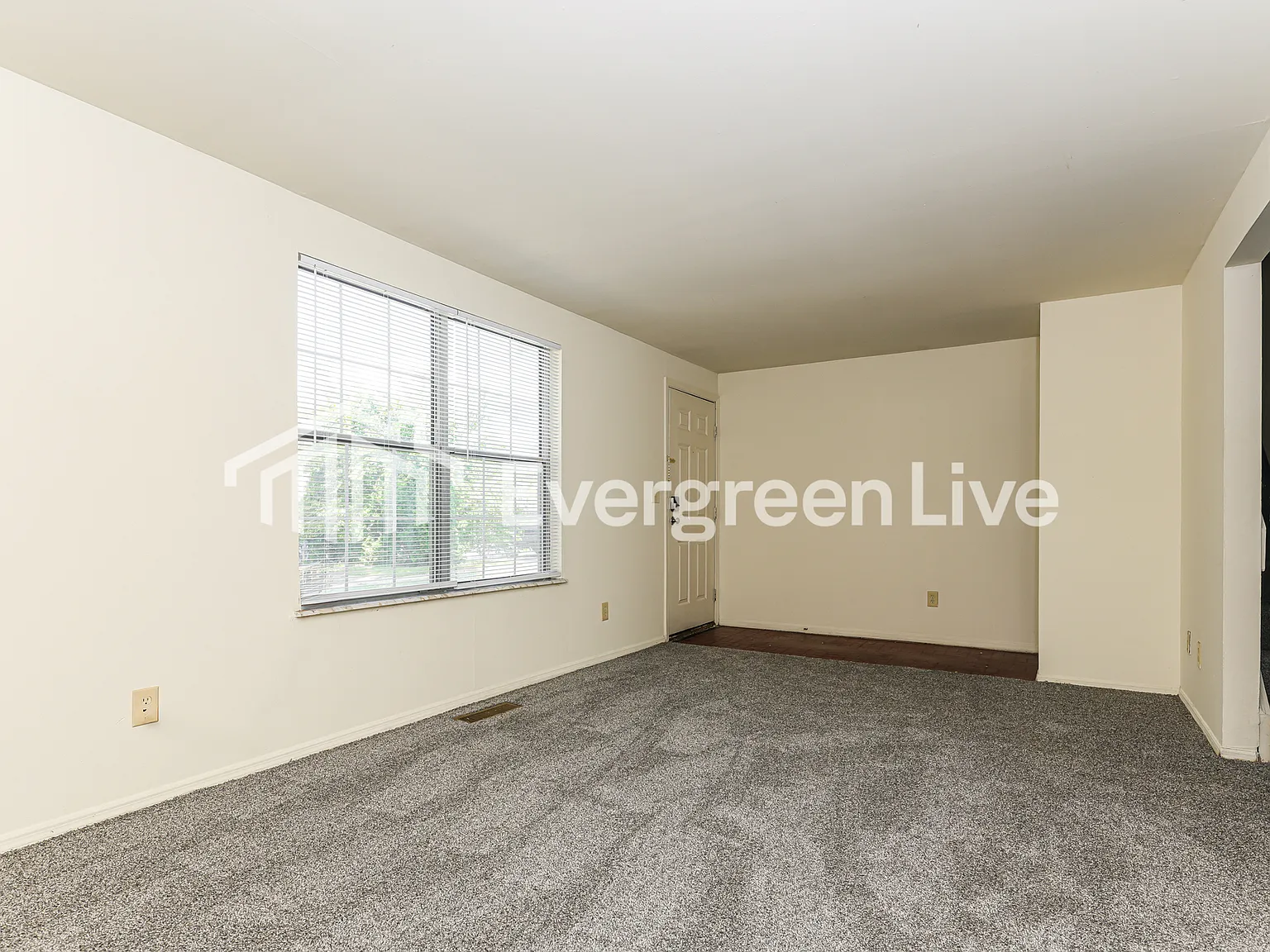 3 bed, 1.5 bath, 1555 sqft, $1,145 — Photo 3