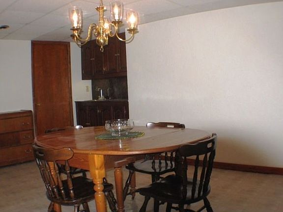 Dining Room & Wet Bar
