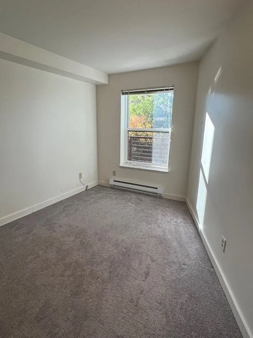 Washington Court — Photo 4