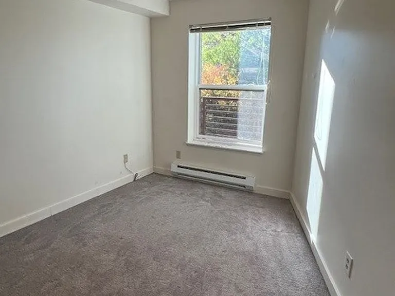 Washington Court — Photo 4