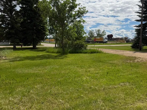 508 1st Ave NW, Crosby, ND 58730