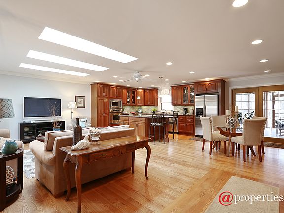 Living Room / Dining Room