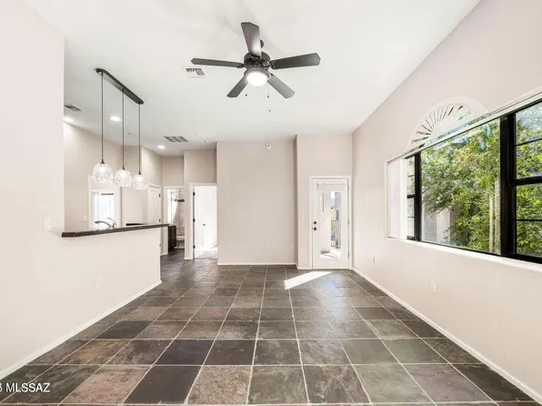 2010 E River Rd Unit 202, Tucson, AZ 85718