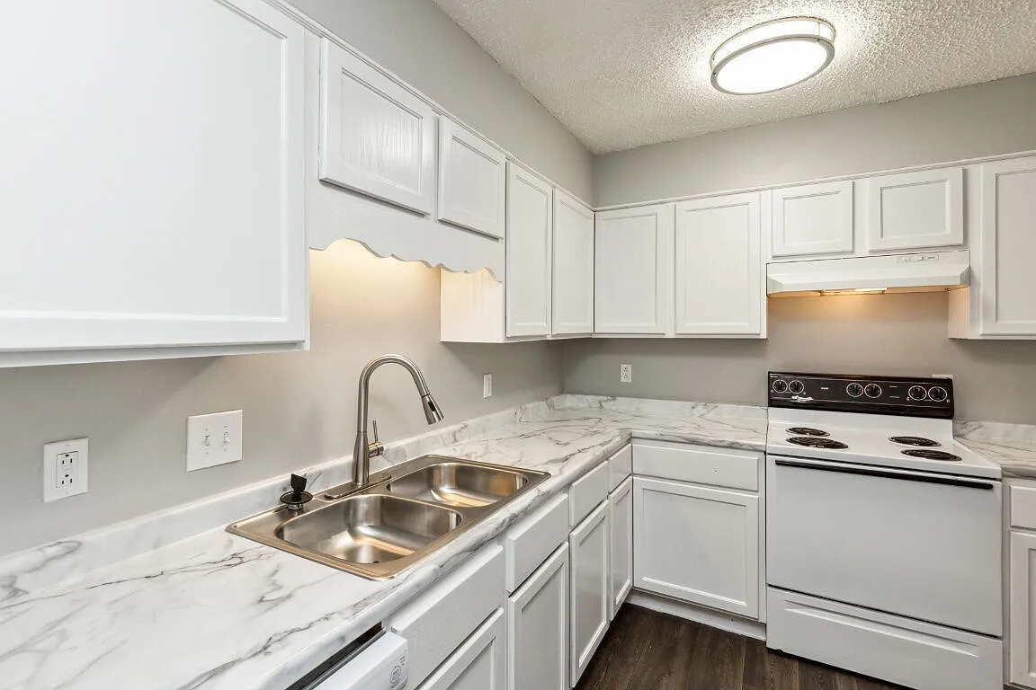 Building Photo - Meadow Glen Apartments