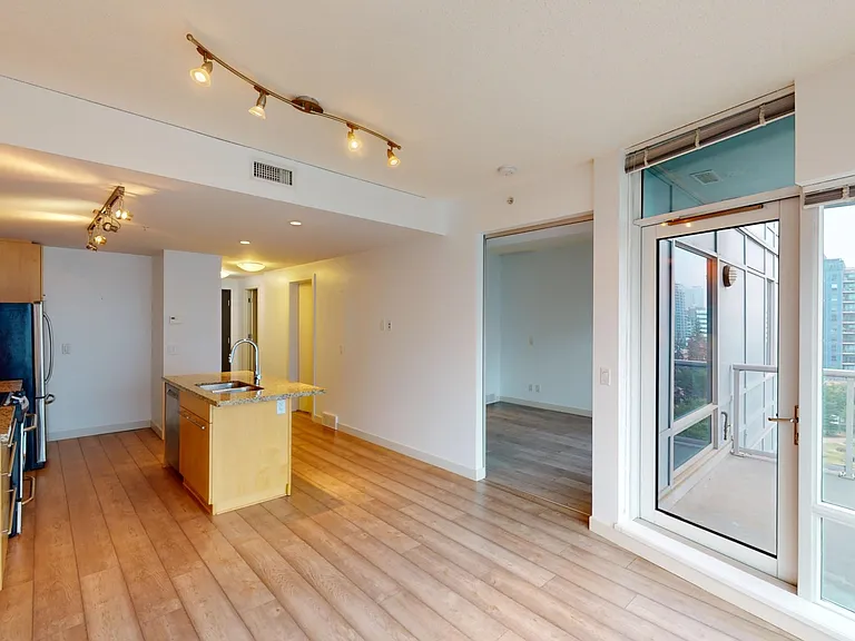 802 13th Ave SW — Photo 6