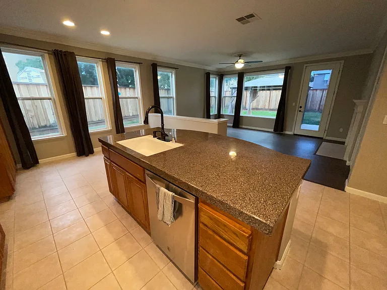 702 Quail Run Cir — Photo 25