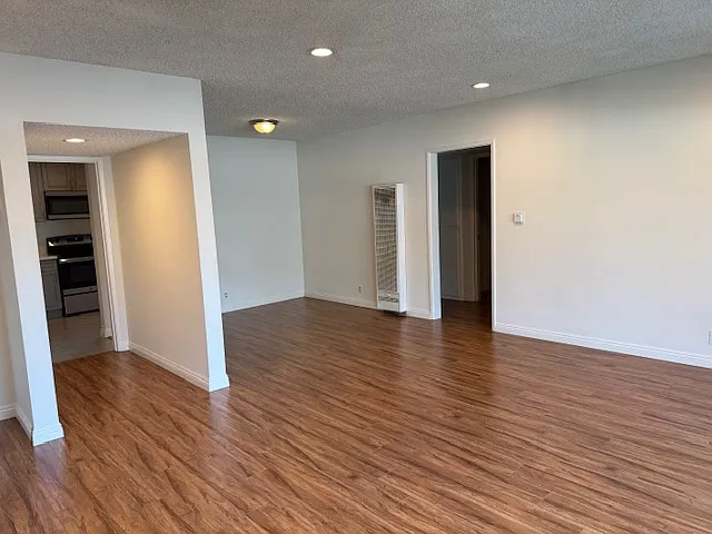 Large living room meets with separate entry hall (don't walk into living room) plus separate large dining room