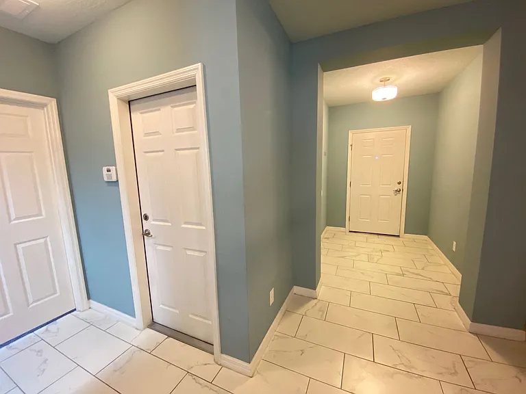 231 Salamanca Rd — Photo 9