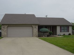 414 W Woodcreek Dr, Ossian, IN 46777