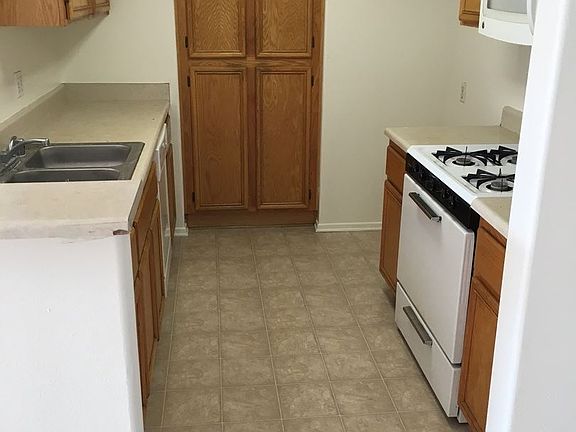 3rd image of 16710 Sherman Way APT 204