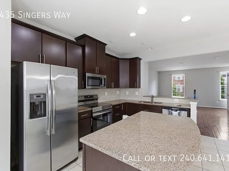 7435 Singers Way — Photo 7