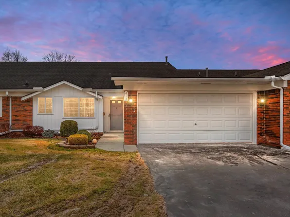 618 Country Club Dr, Saint Clair Shores, MI 48082