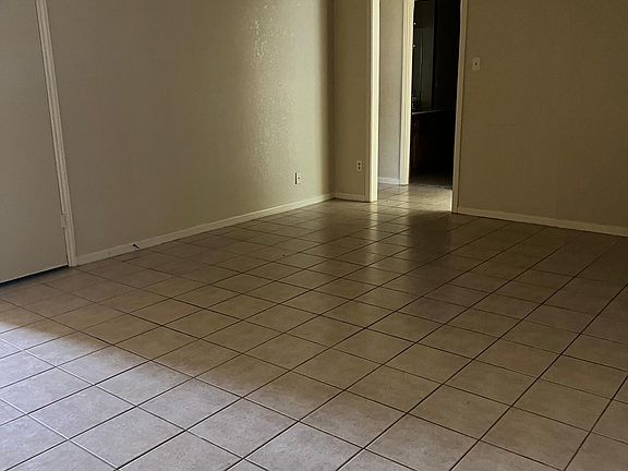 4th image of 603 Courtney Ln