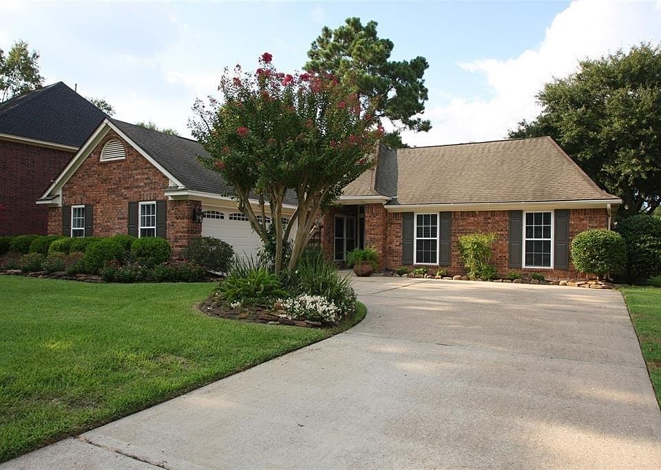 1st image of 3911 Brook Shadow Dr