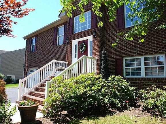 3rd image of 4614 Nevis Dr