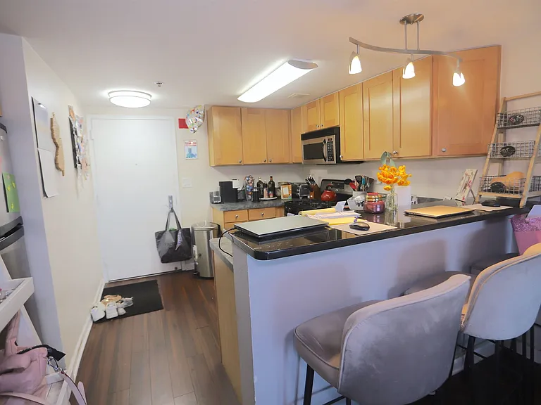 700 1st St #10T — Photo 5