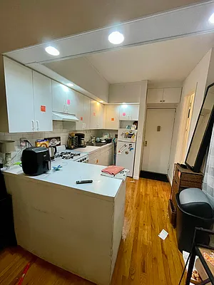 Rented by Universal Realty Group | media 3