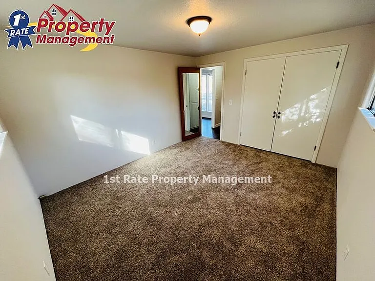 2717 1/2 W Hill Rd — Photo 3