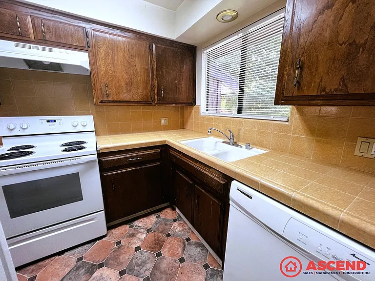 2531 Olive Street — Photo 17