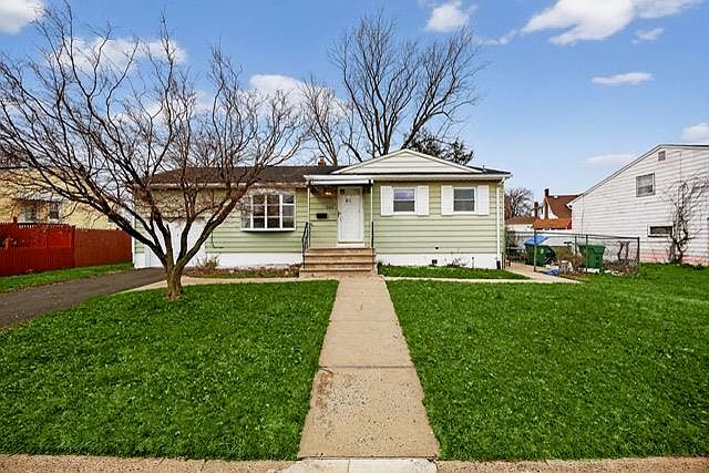 1st image of 340 Old Post Rd