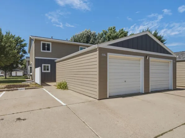 1217 S Newport Pl, Sioux Falls, SD 57106