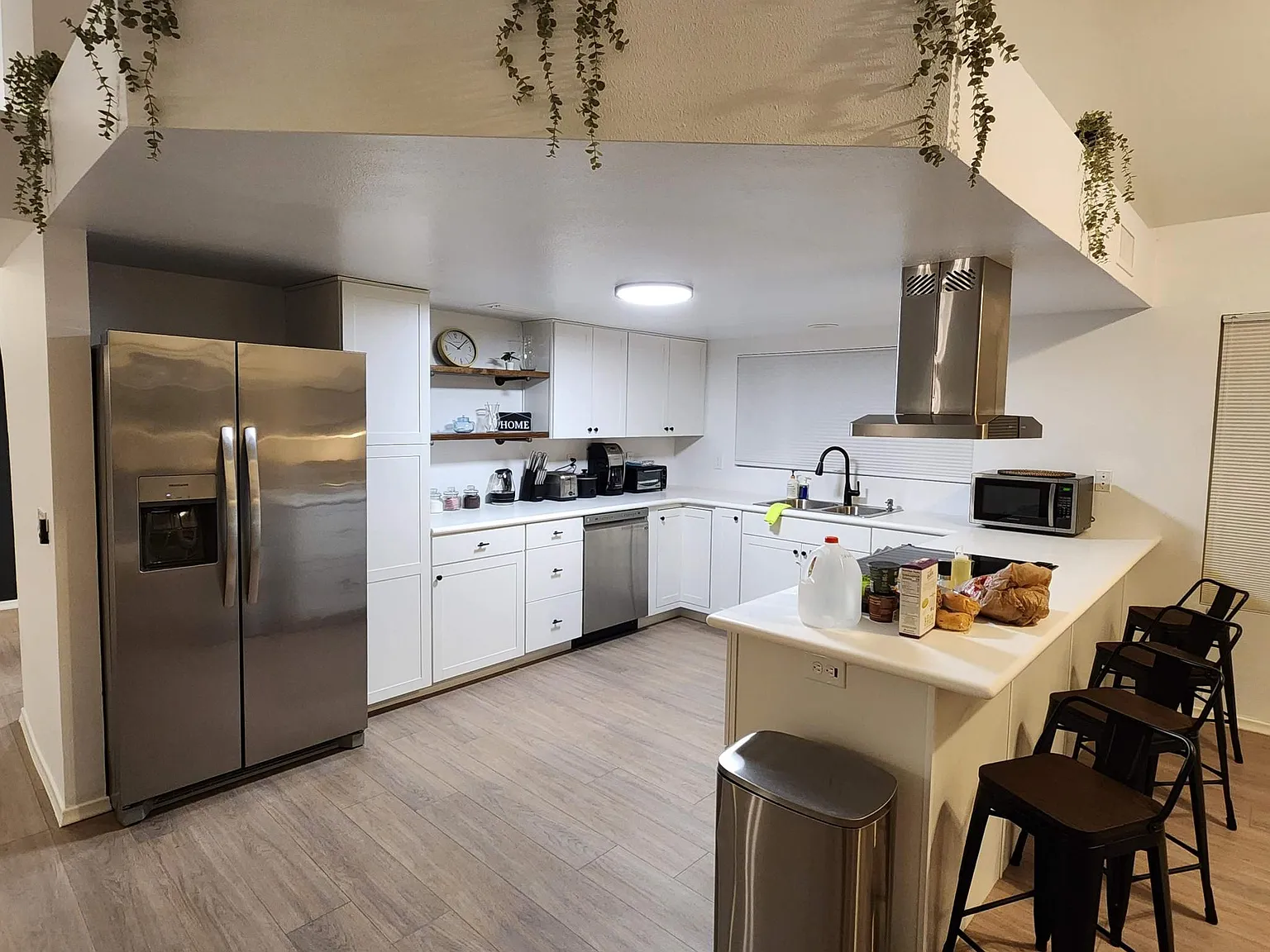 2 bed, 1948 sqft, $3,000 — Photo 1