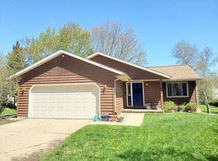 10 Pueblo Ct, Madison, WI 53719