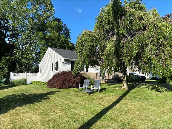 2nd image of 11 Gulfview Ct