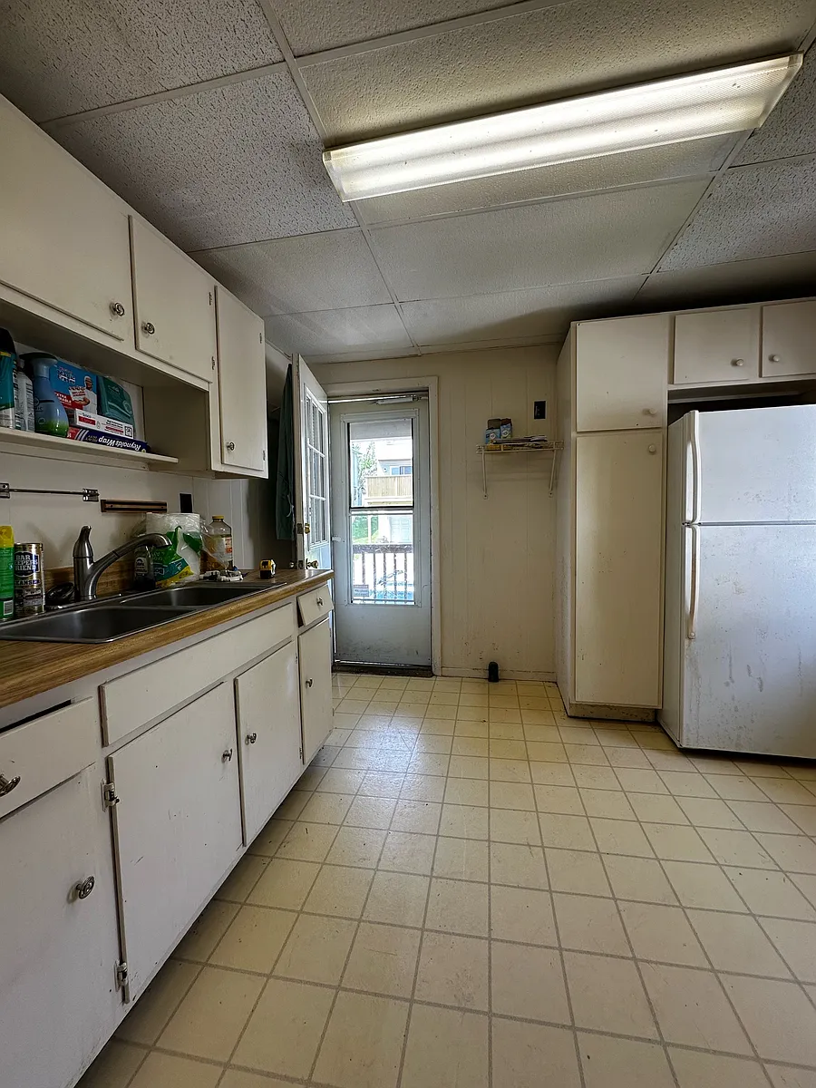 Building Photo - 613 Louise Ave #1