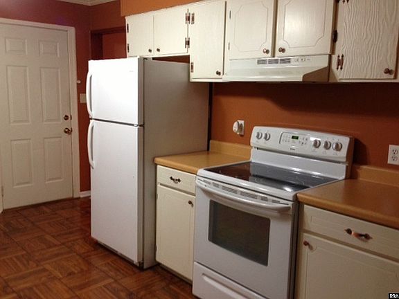 5th image of 320 Bransford Ave W
